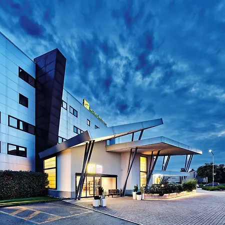 Holiday Inn Express Milan-Malpensa Airport By Ihg-3